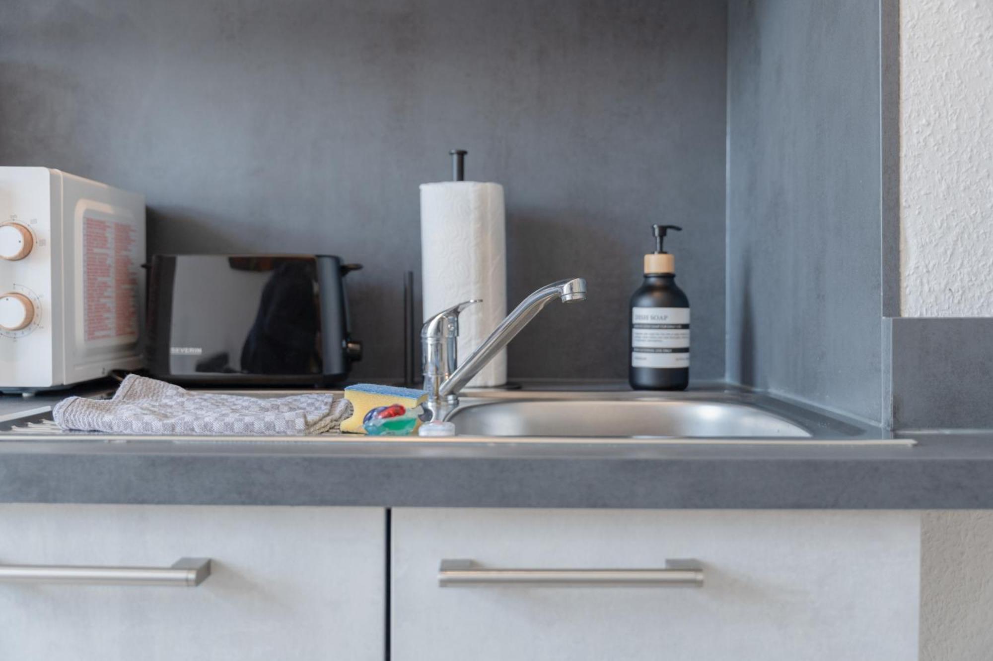 Modernes Apartment In Top Lage Komfortabel Eingerichtet Mit Arbeitsplatz Und Kueche - Geibelsuite Hannover Buitenkant foto