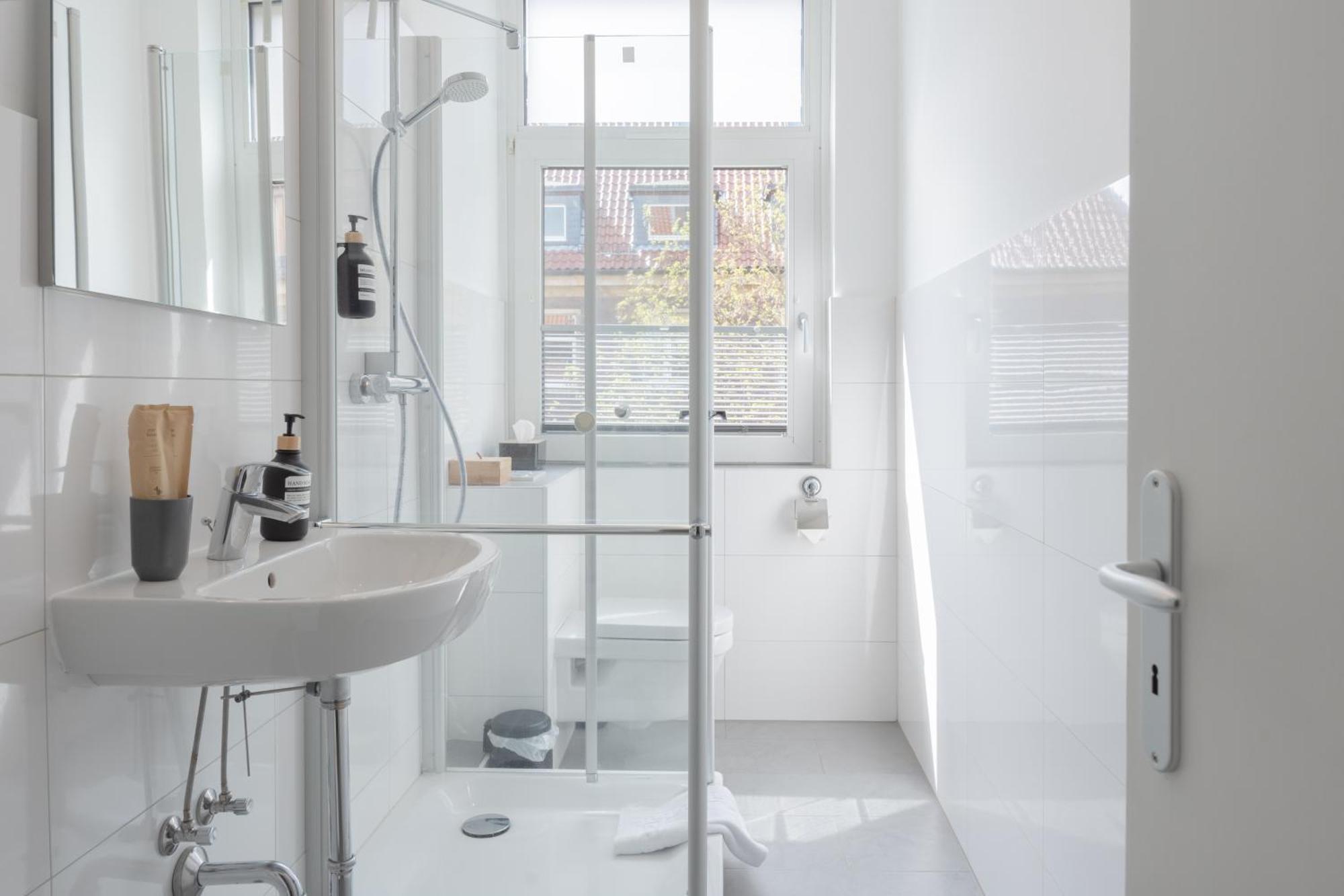 Modernes Apartment In Top Lage Komfortabel Eingerichtet Mit Arbeitsplatz Und Kueche - Geibelsuite Hannover Buitenkant foto
