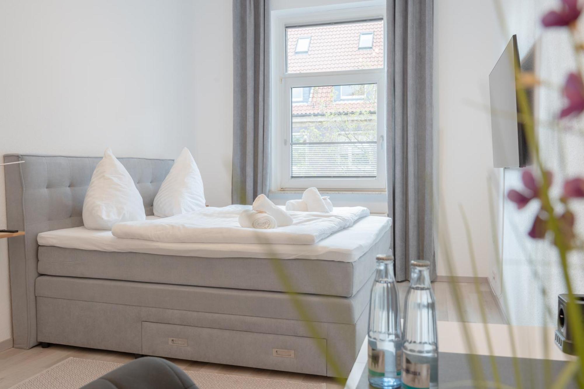 Modernes Apartment In Top Lage Komfortabel Eingerichtet Mit Arbeitsplatz Und Kueche - Geibelsuite Hannover Buitenkant foto